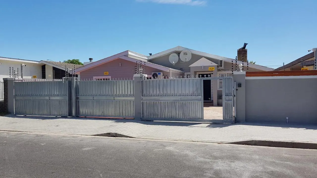 103Onwallace Self Catering Guest House Cape Town