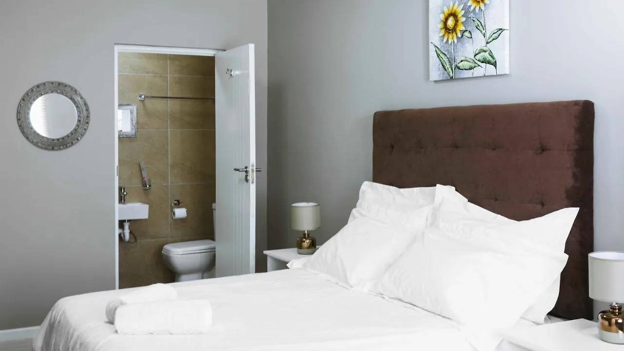 103Onwallace Self Catering Guest House Cape Town