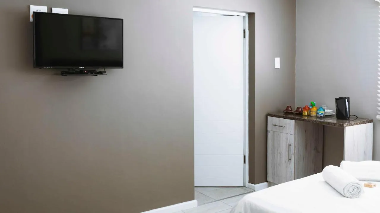 103Onwallace Self Catering Guest House Cape Town