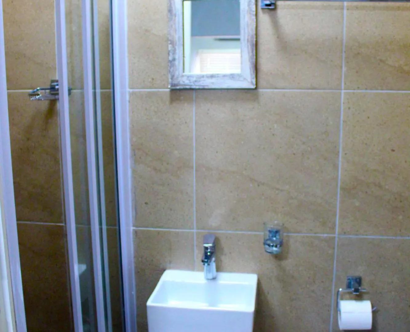 103Onwallace Self Catering Guest House Cape Town